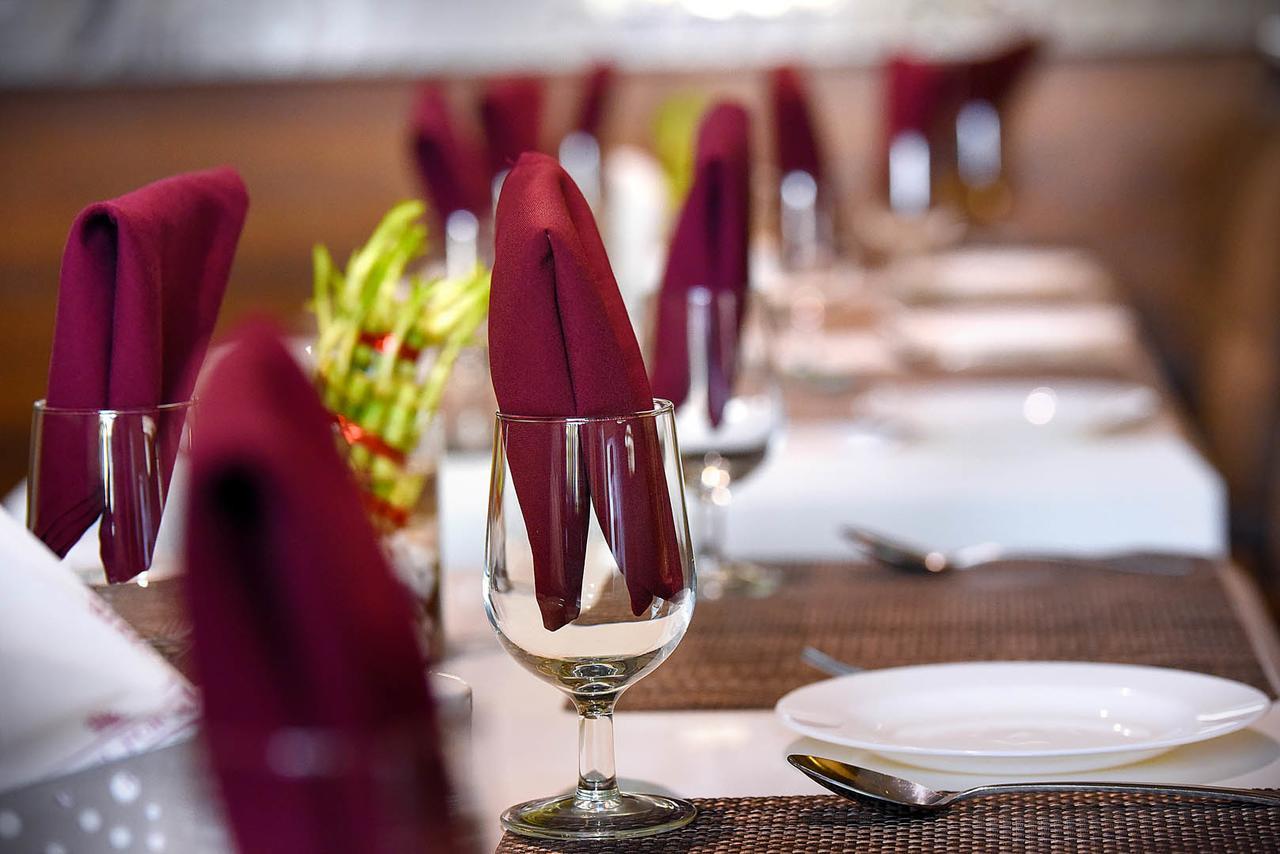 Hotel Fortune Palace Jāmnagar Екстериор снимка