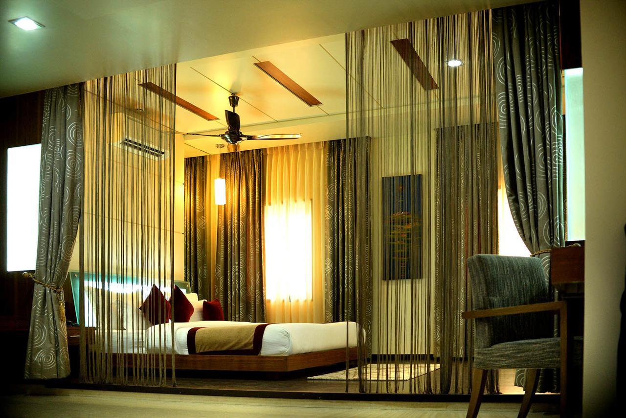 Hotel Fortune Palace Jāmnagar Екстериор снимка