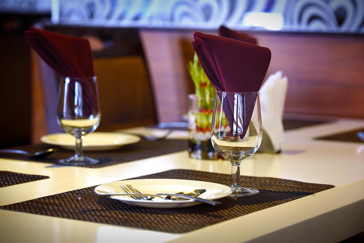 Hotel Fortune Palace Jāmnagar Екстериор снимка
