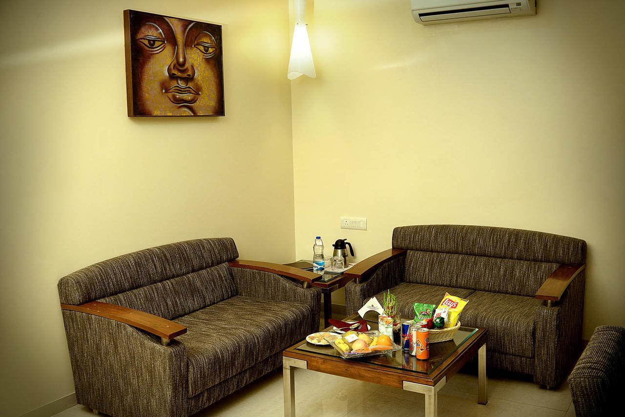 Hotel Fortune Palace Jāmnagar Екстериор снимка