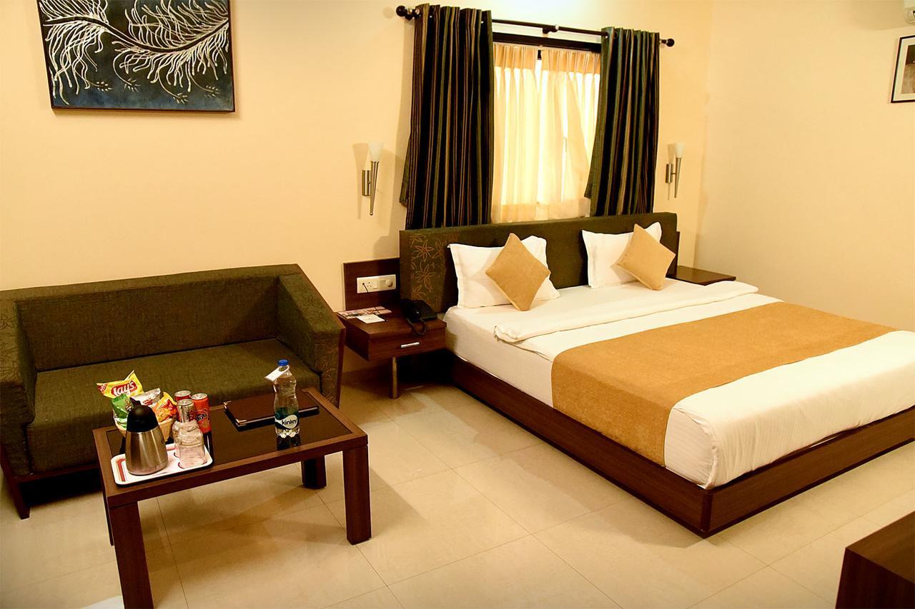 Hotel Fortune Palace Jāmnagar Екстериор снимка