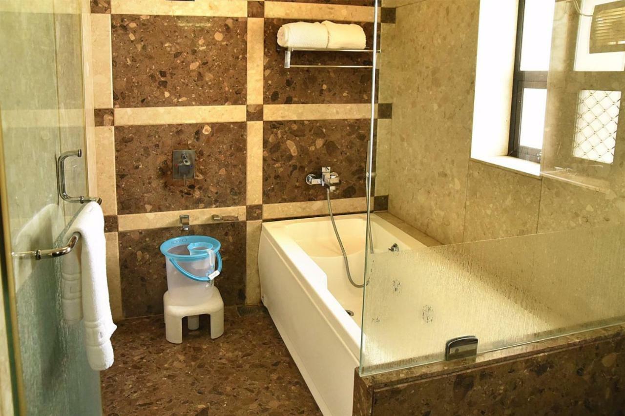 Hotel Fortune Palace Jāmnagar Екстериор снимка